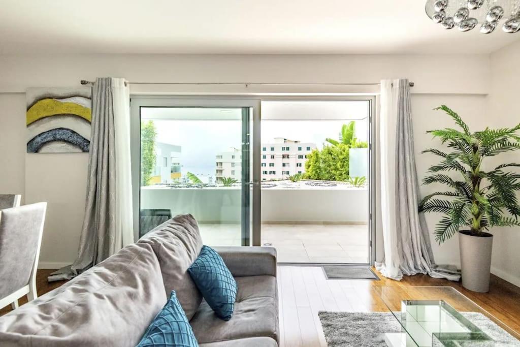 Luxury Poolside View Apartment Фуншал Экстерьер фото