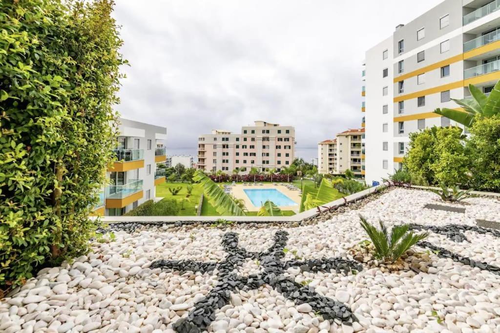 Luxury Poolside View Apartment Фуншал Экстерьер фото